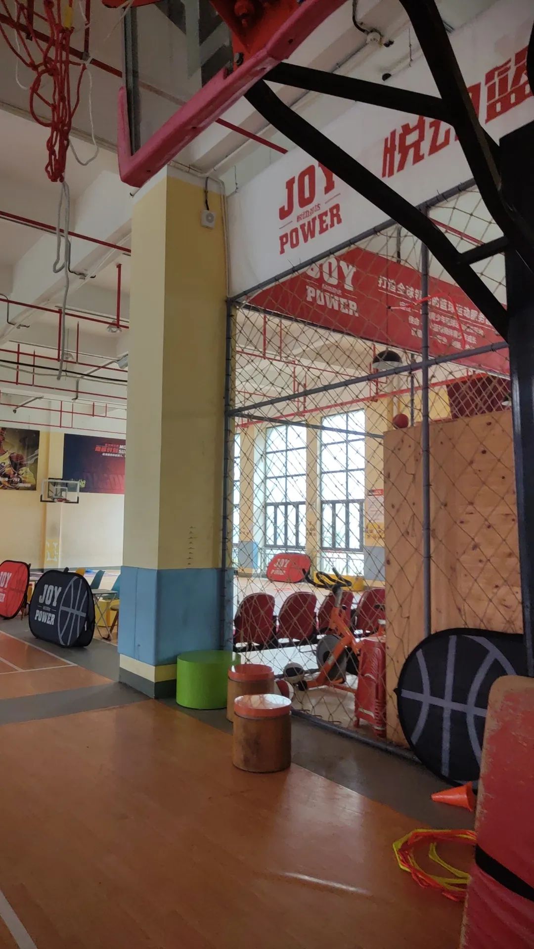 上海知名篮球培训机构，凌晨突然宣布闭店！退费无门？家长们急了……
